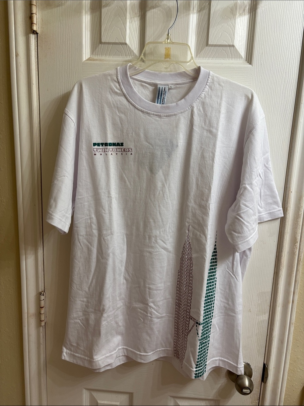 Petronas Twin Towers White Short-Sleeve Graphic Tee. 100% cotton. NWT